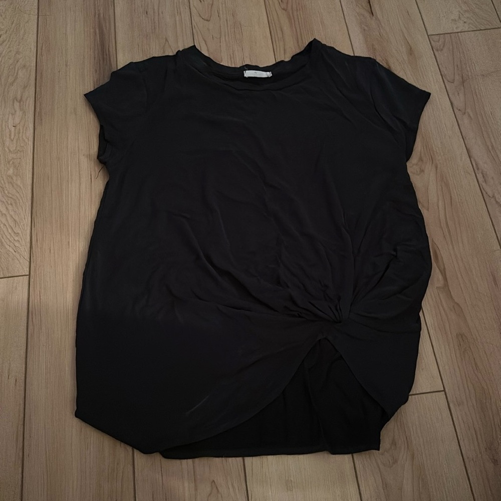 Twisted front tee